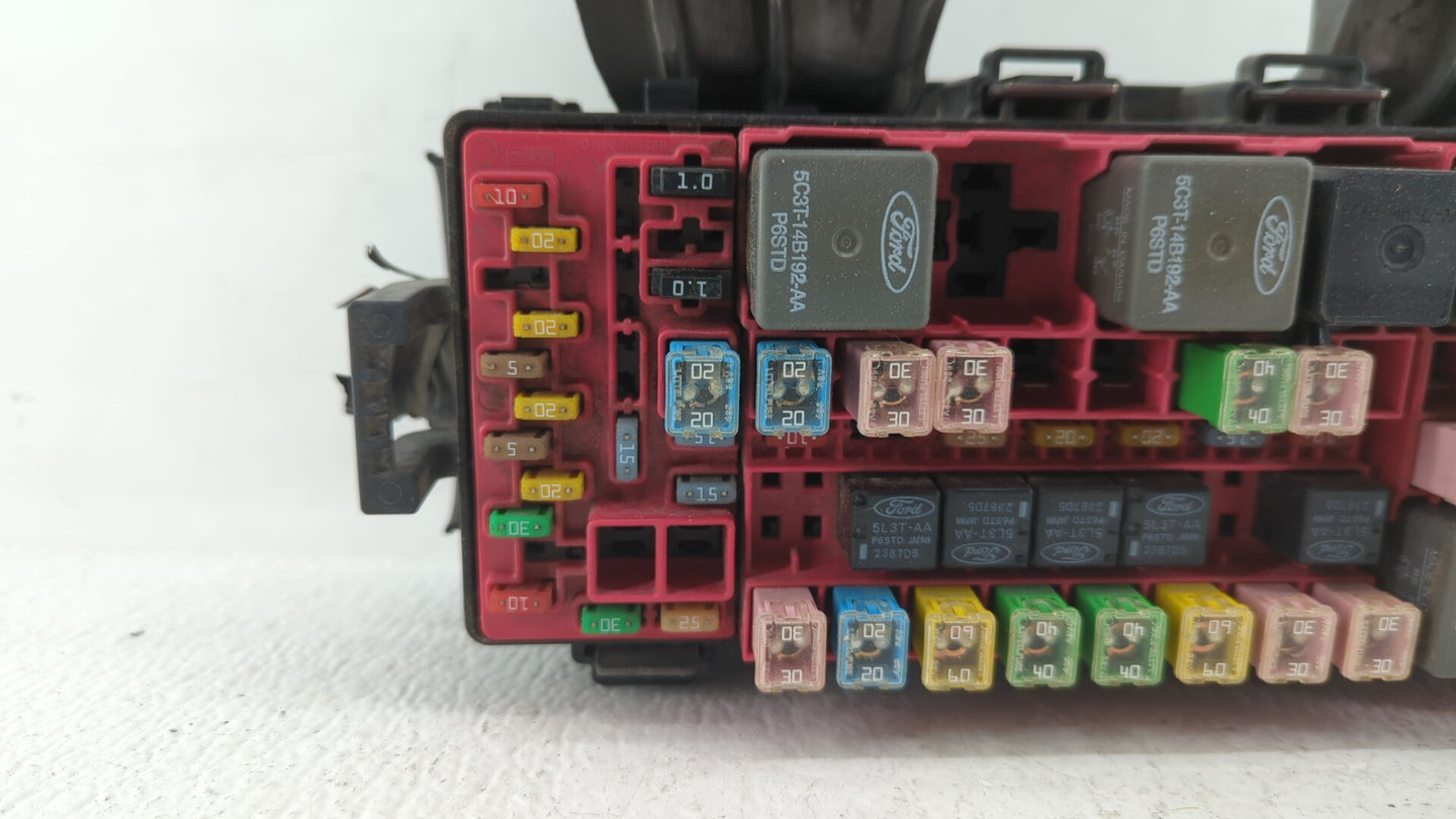 2007-2008 Ford Expedition Fusebox Fuse Box Panel Relay Module P/N:7L1T-15604-BK 7L1T15604BK Fits Fits 2007 2008 OEM Used Aut
