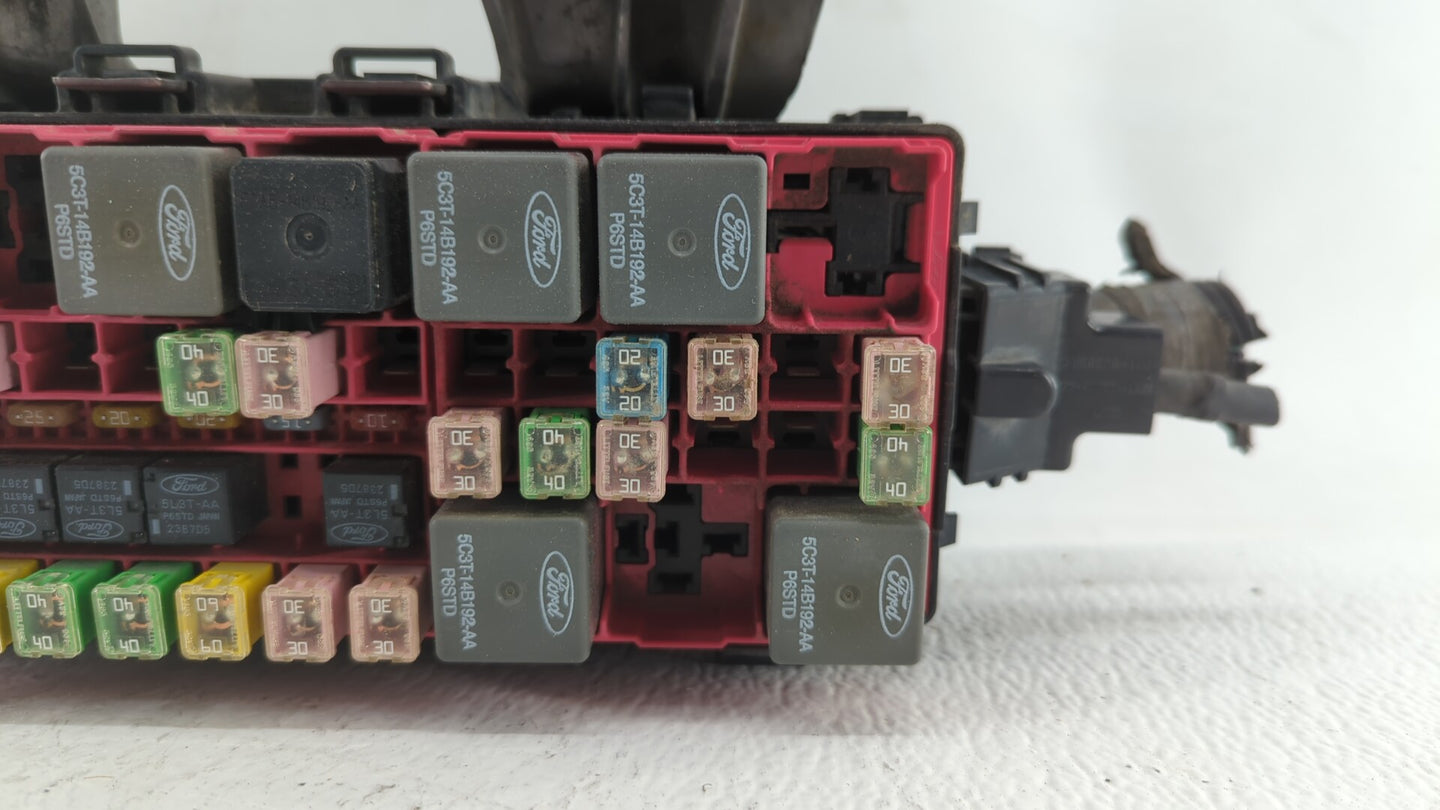 2007-2008 Ford Expedition Fusebox Fuse Box Panel Relay Module P/N:7L1T-15604-BK 7L1T15604BK Fits Fits 2007 2008 OEM Used Aut