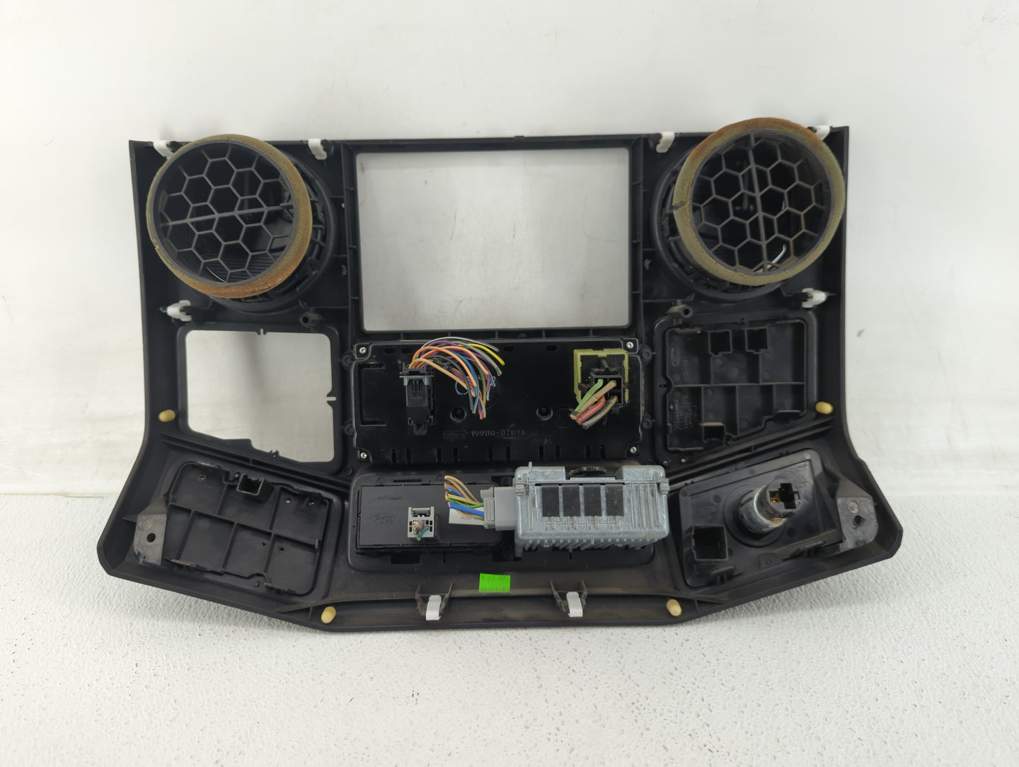 2008 Ford Expedition Climate Control Module Temperature AC/Heater Replacement P/N:19980-0ZU7A Fits OEM Used Auto Parts - Oem