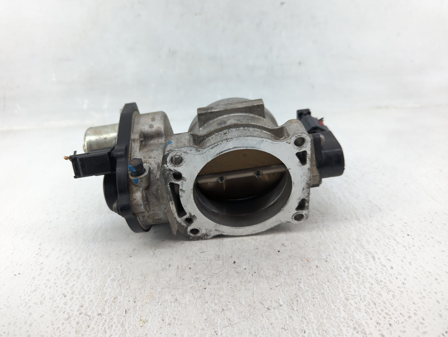 2008 Ford Expedition Throttle Body P/N:050708 2 1536998, 8L3E-AA Fits Fits 2004 2005 2006 2007 2009 2010 OEM Used Auto Parts