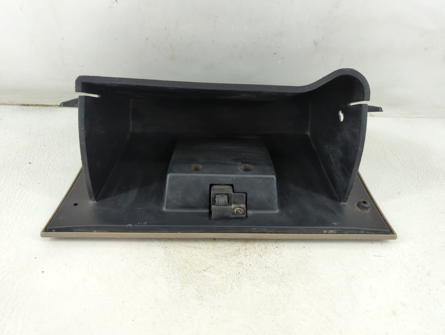 2008 Ford Expedition Passenger Glove Box Door Storage Compartment - Oemusedautoparts1.com