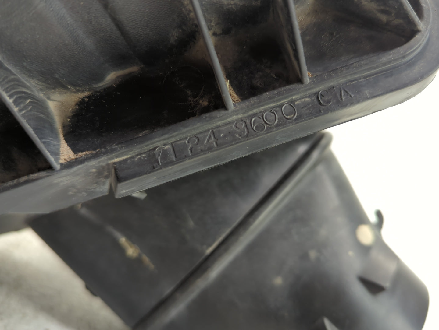 2006-2010 Ford Explorer Air Cleaner Intake-duct Hose Tube - Oemusedautoparts1.com