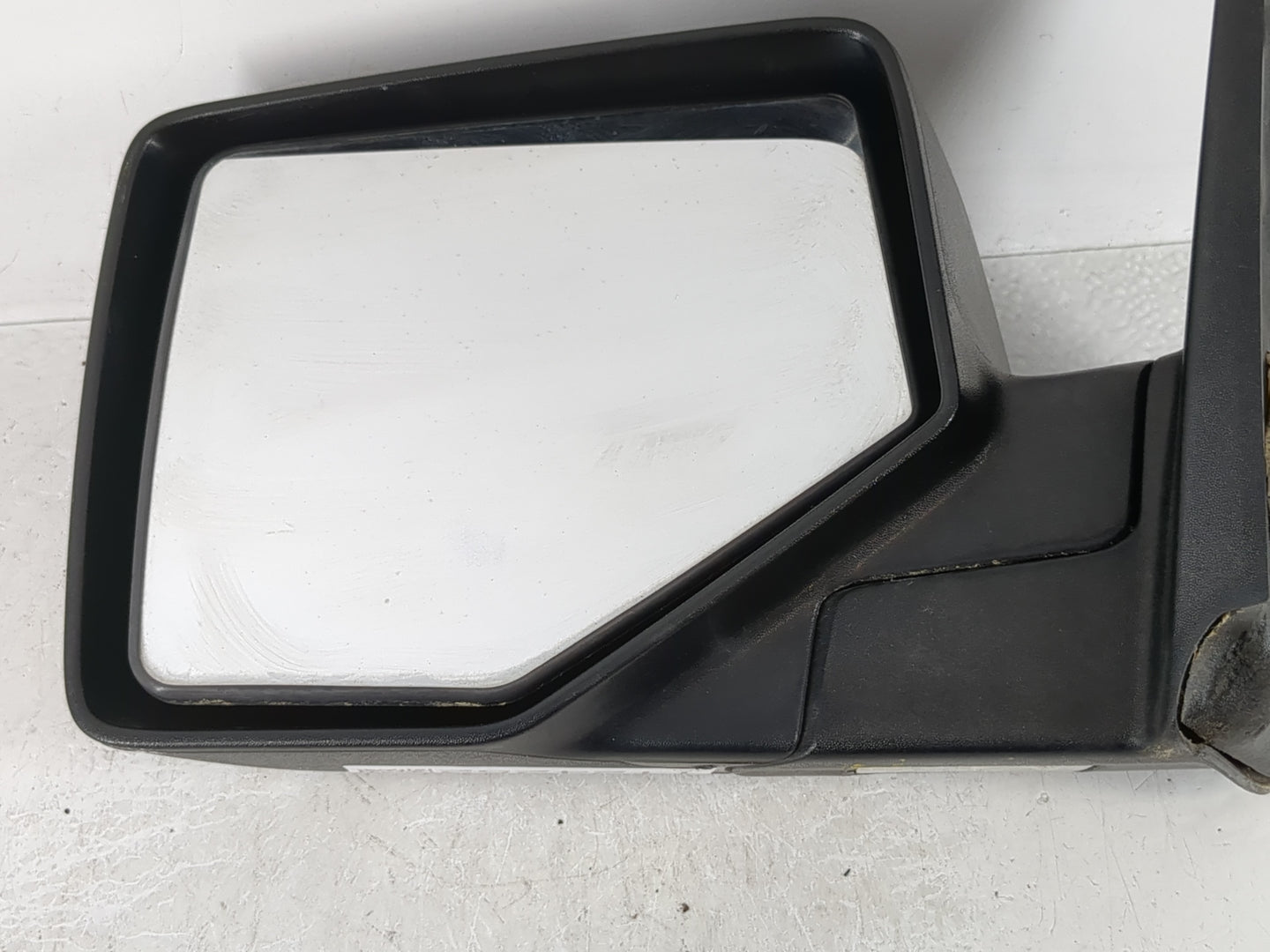 2006-2010 Ford Explorer Driver Side View Mirror - Left Door Mirror OEM Used - Oemusedautoparts1.com