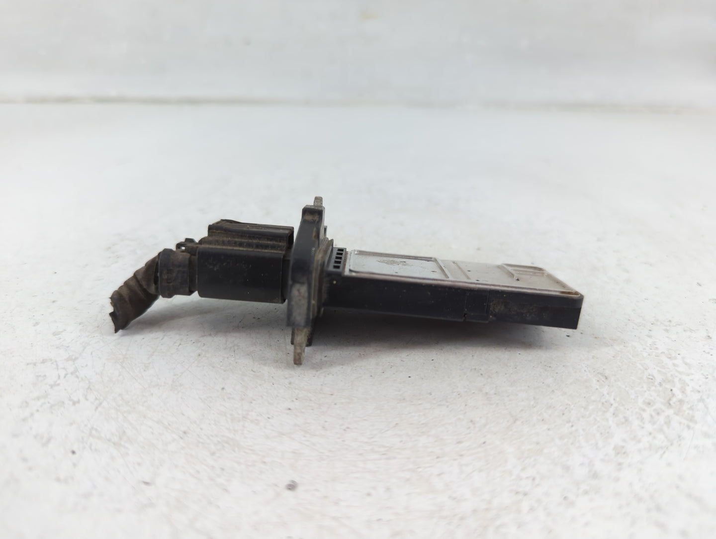 2004-2012 Ford Explorer Mass Air Flow Meter Maf - Oemusedautoparts1.com