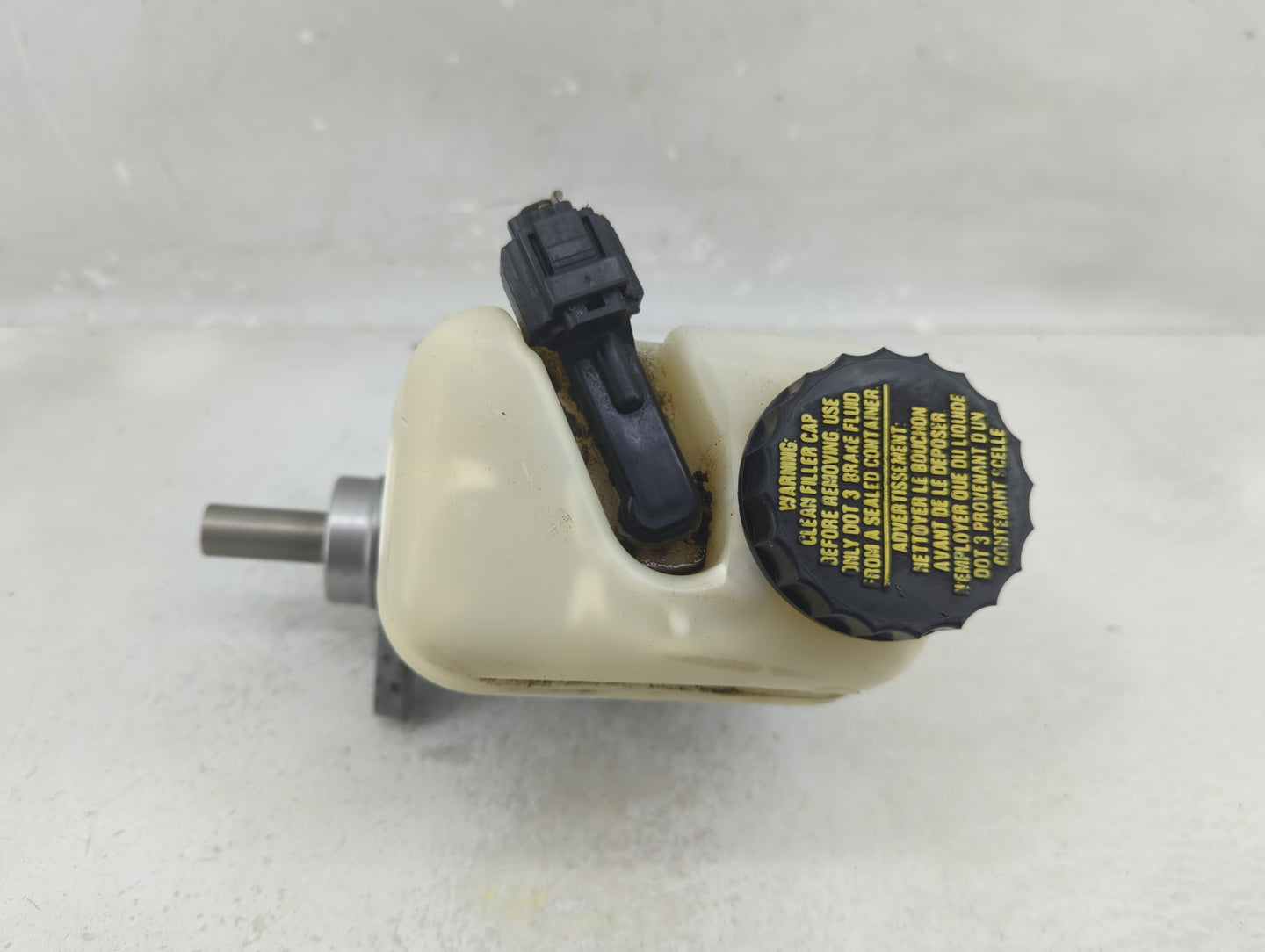 2006-2010 Ford Explorer Brake Master Cylinder - Oemusedautoparts1.com