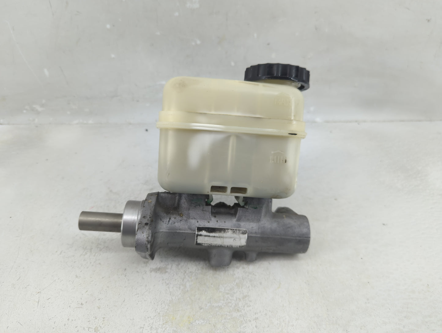 2006-2010 Ford Explorer Brake Master Cylinder - Oemusedautoparts1.com