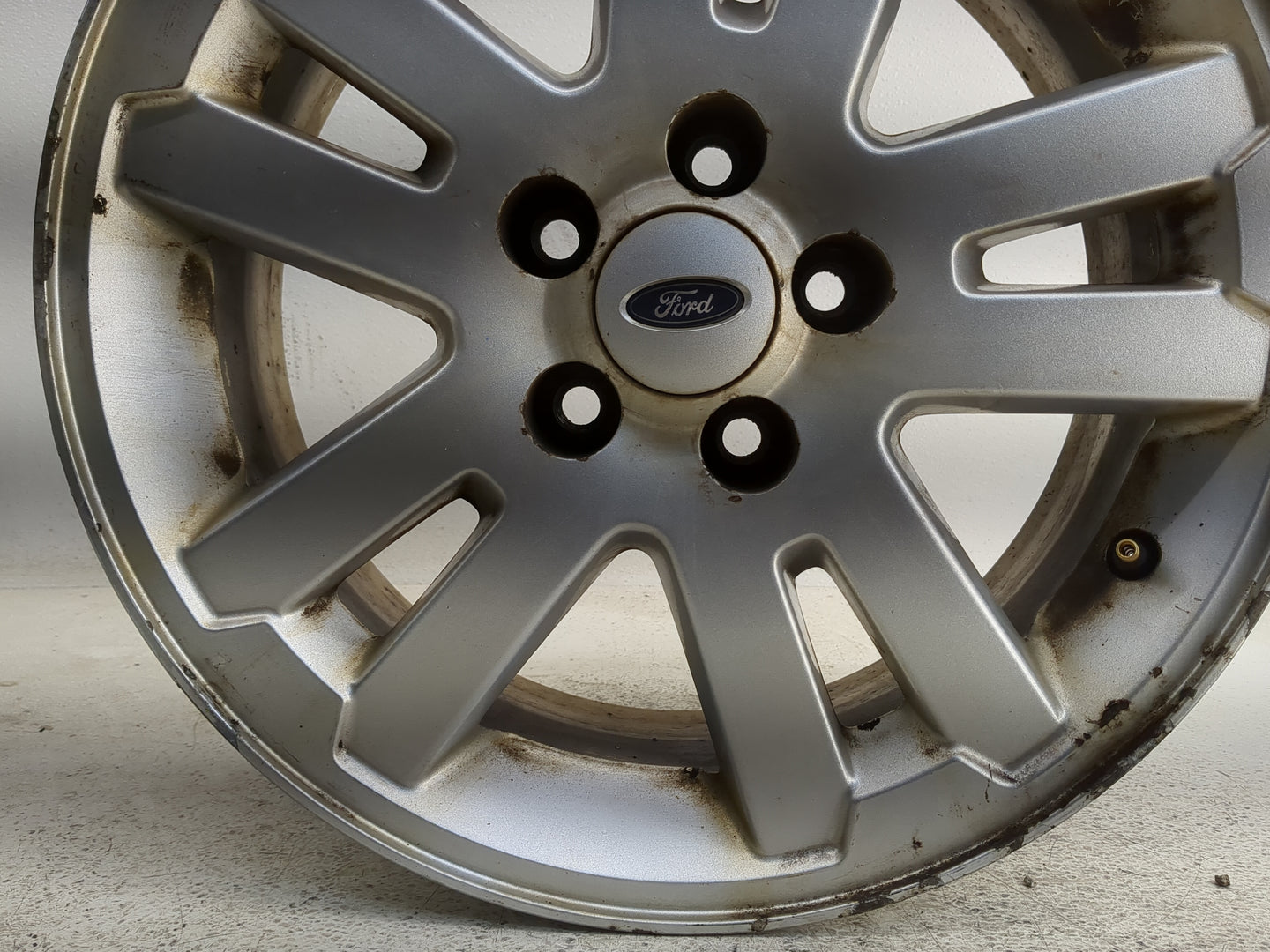 2006-2010 Ford Explorer Oem Wheel Rim 1367134 - Oemusedautoparts1.com