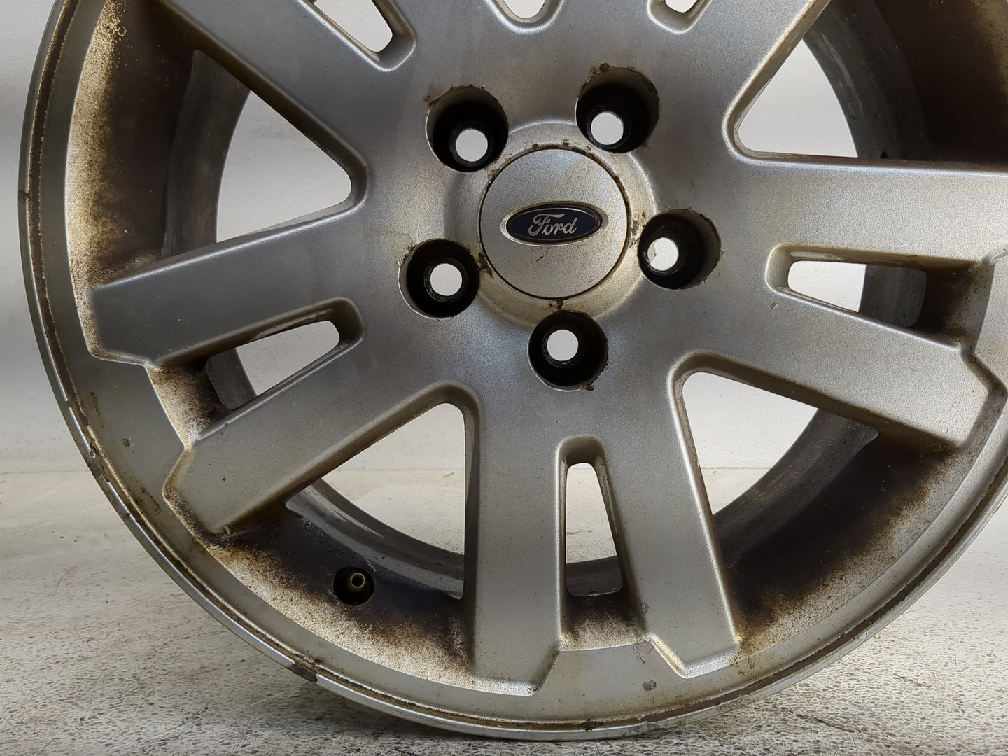 2006-2010 Ford Explorer Oem Wheel Rim 1367136 - Oemusedautoparts1.com