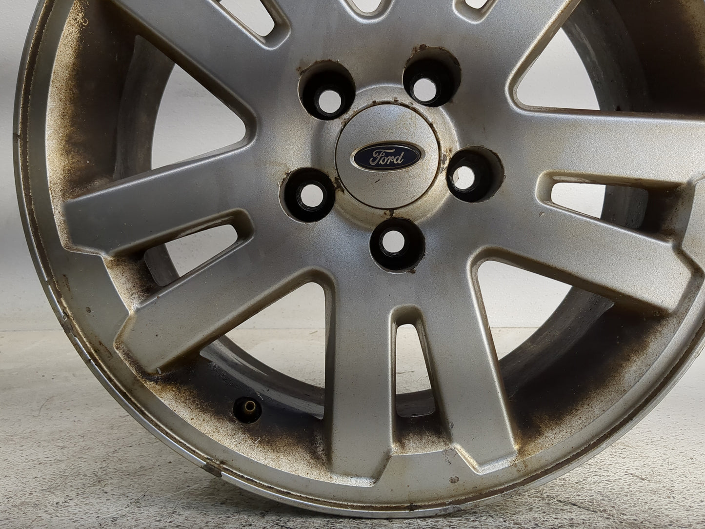 2006-2010 Ford Explorer Oem Wheel Rim 1367136 - Oemusedautoparts1.com