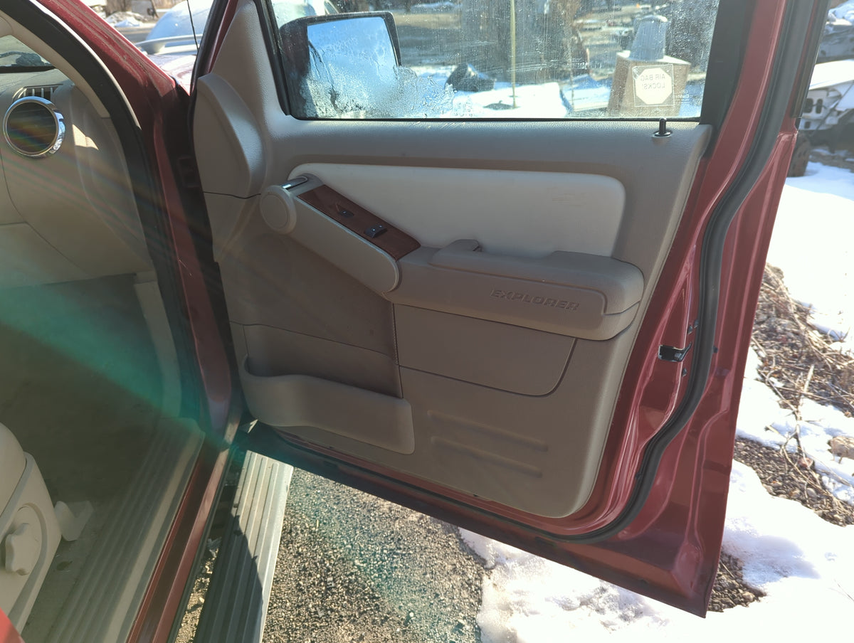 2008 Ford Explorer Front Right Passenger Interior Door Panel Trim 1370395 - Oemusedautoparts1.com