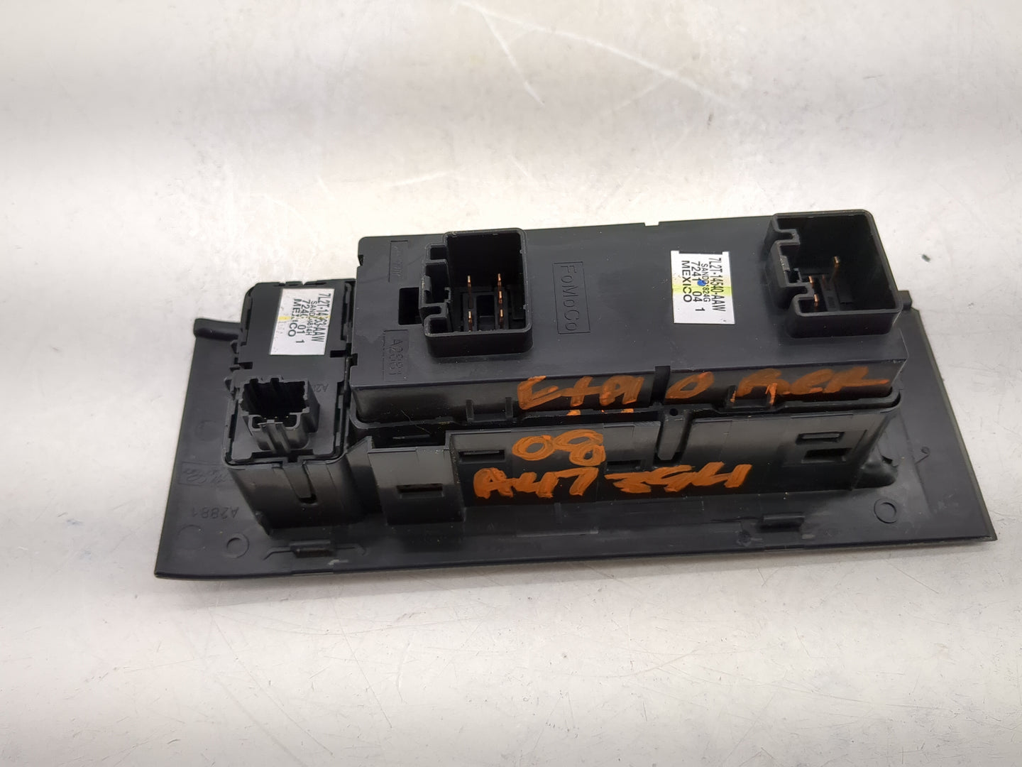 2008-2010 Ford Explorer Master Power Window Switch Replacement Driver Side Left P/N:7L2T-14963-AAW Fits OEM Used Auto Parts 