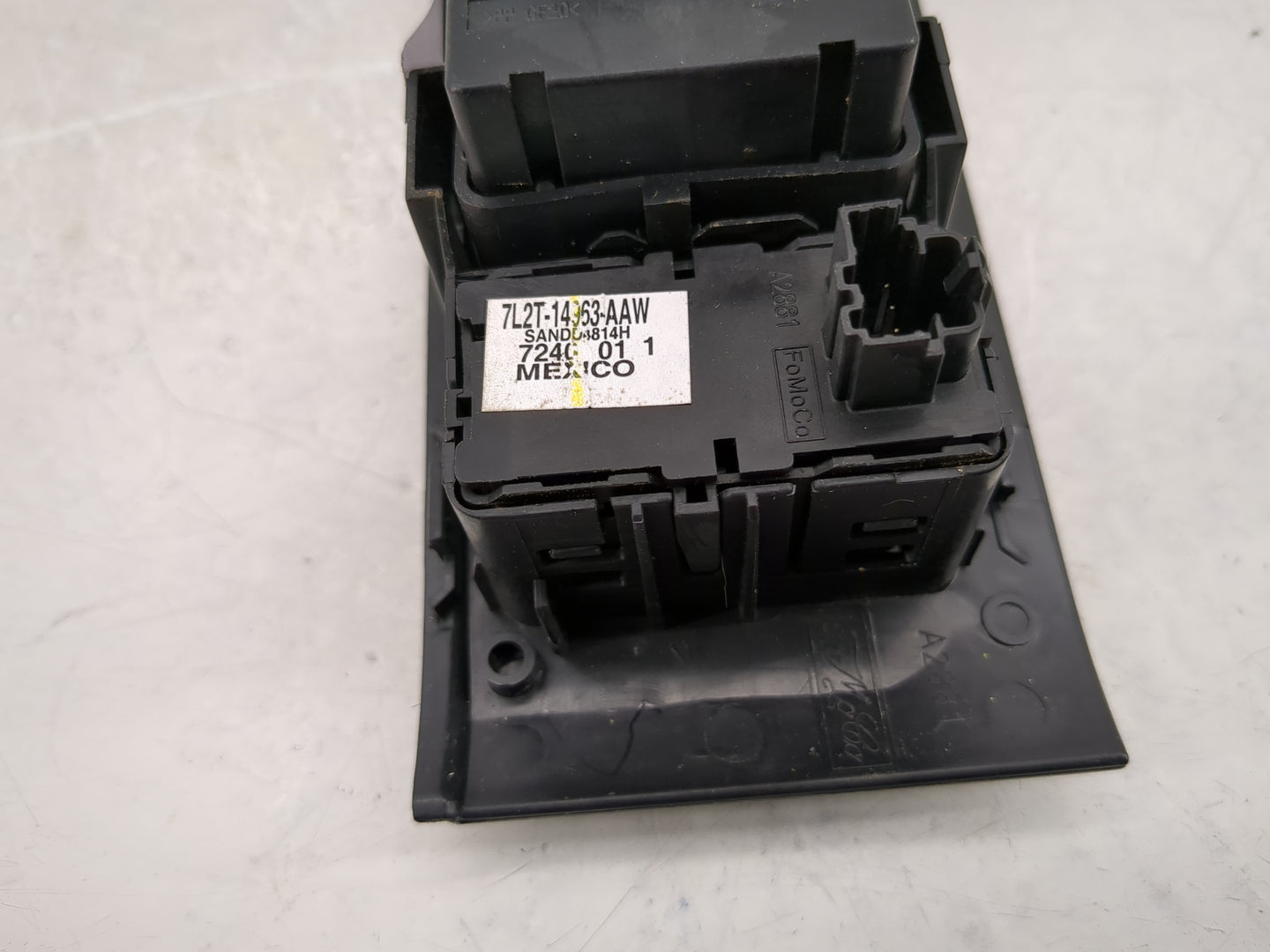 2008-2010 Ford Explorer Master Power Window Switch Replacement Driver Side Left P/N:7L2T-14963-AAW Fits OEM Used Auto Parts 