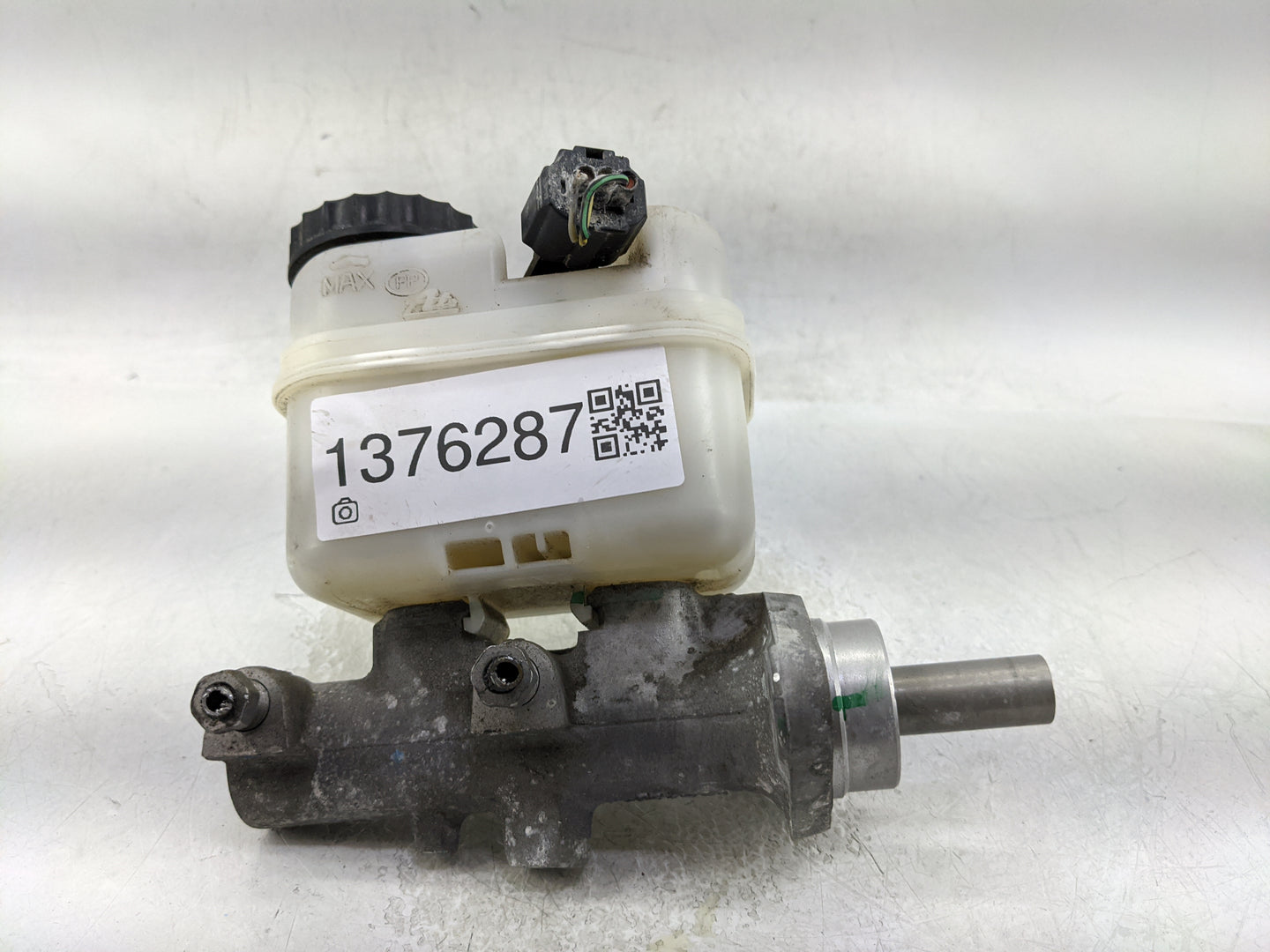 2006-2010 Ford Explorer Brake Master Cylinder 1376287 - Oemusedautoparts1.com
