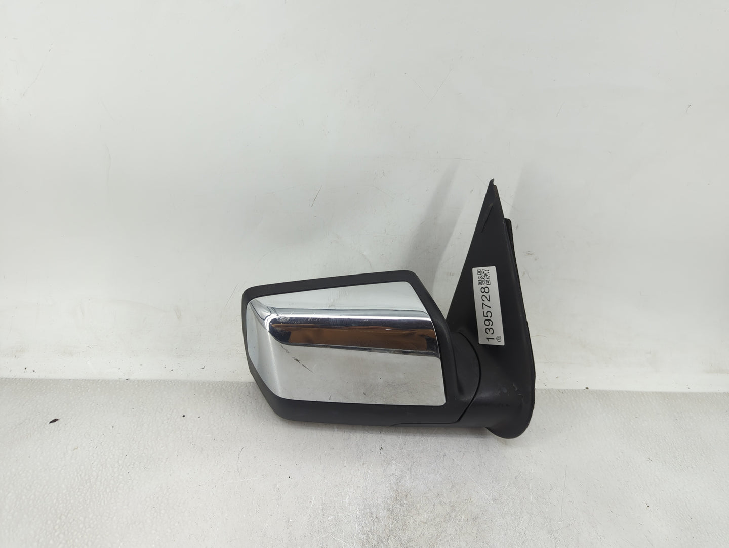 2006-2010 Ford Explorer Passenger Side View Mirror - Right Door Mirror OEM Used - Oemusedautoparts1.com