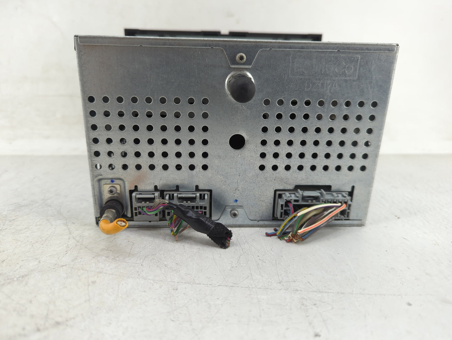 2008-2009 Ford Explorer Radio AM FM Cd Player Receiver Replacement P/N:8L2T-18C815-BG Fits Fits 2008 2009 OEM Used Auto Part