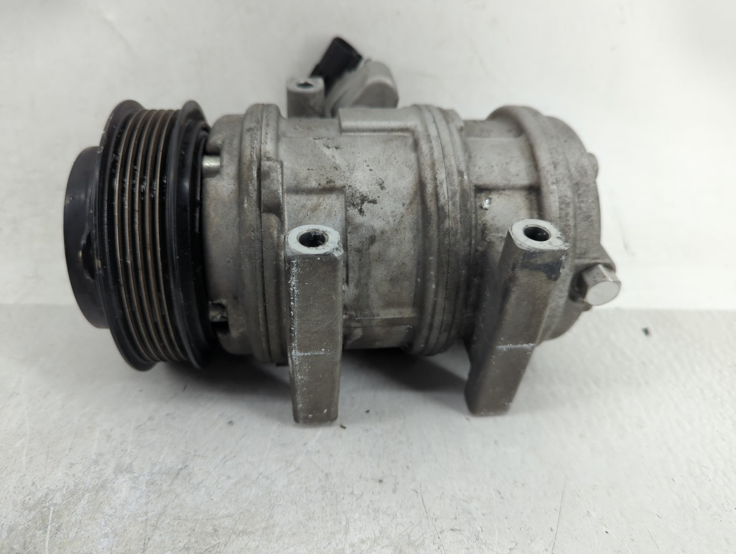 2006-2010 Ford Explorer Air Conditioning A/c Ac Compressor Oem - Oemusedautoparts1.com