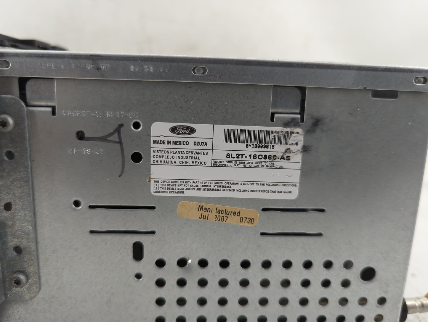 2008-2009 Ford Explorer Radio AM FM Cd Player Receiver Replacement P/N:8L2T-18C869-AE Fits Fits 2008 2009 OEM Used Auto Part