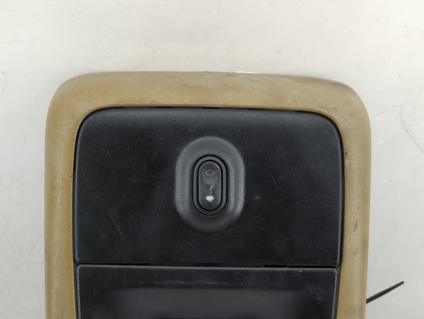 2008 Ford Explorer Overhead Roof Console - Oemusedautoparts1.com