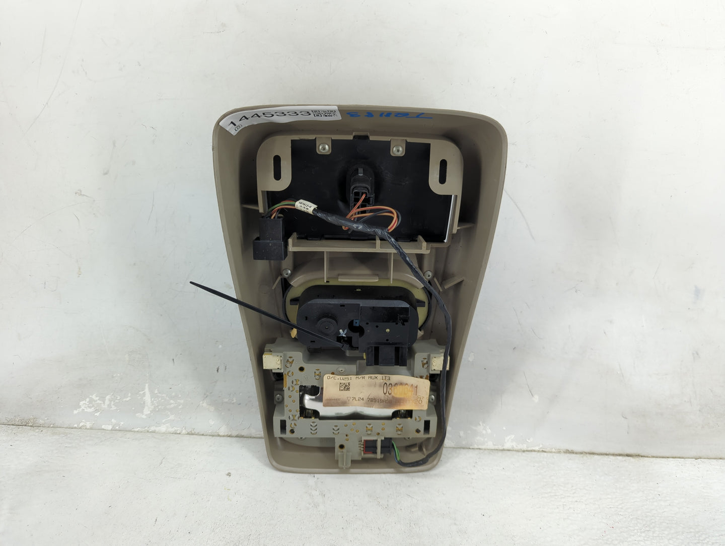 2008 Ford Explorer Overhead Roof Console - Oemusedautoparts1.com