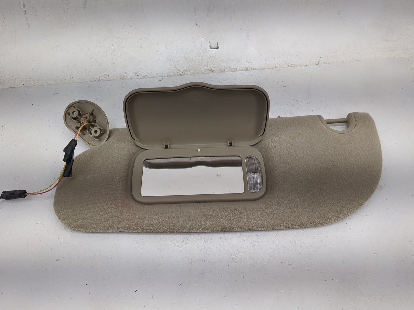 2008 Ford Explorer Sun Visor Shade Replacement Driver Left Mirror Fits OEM Used Auto Parts - Oemusedautoparts1.com