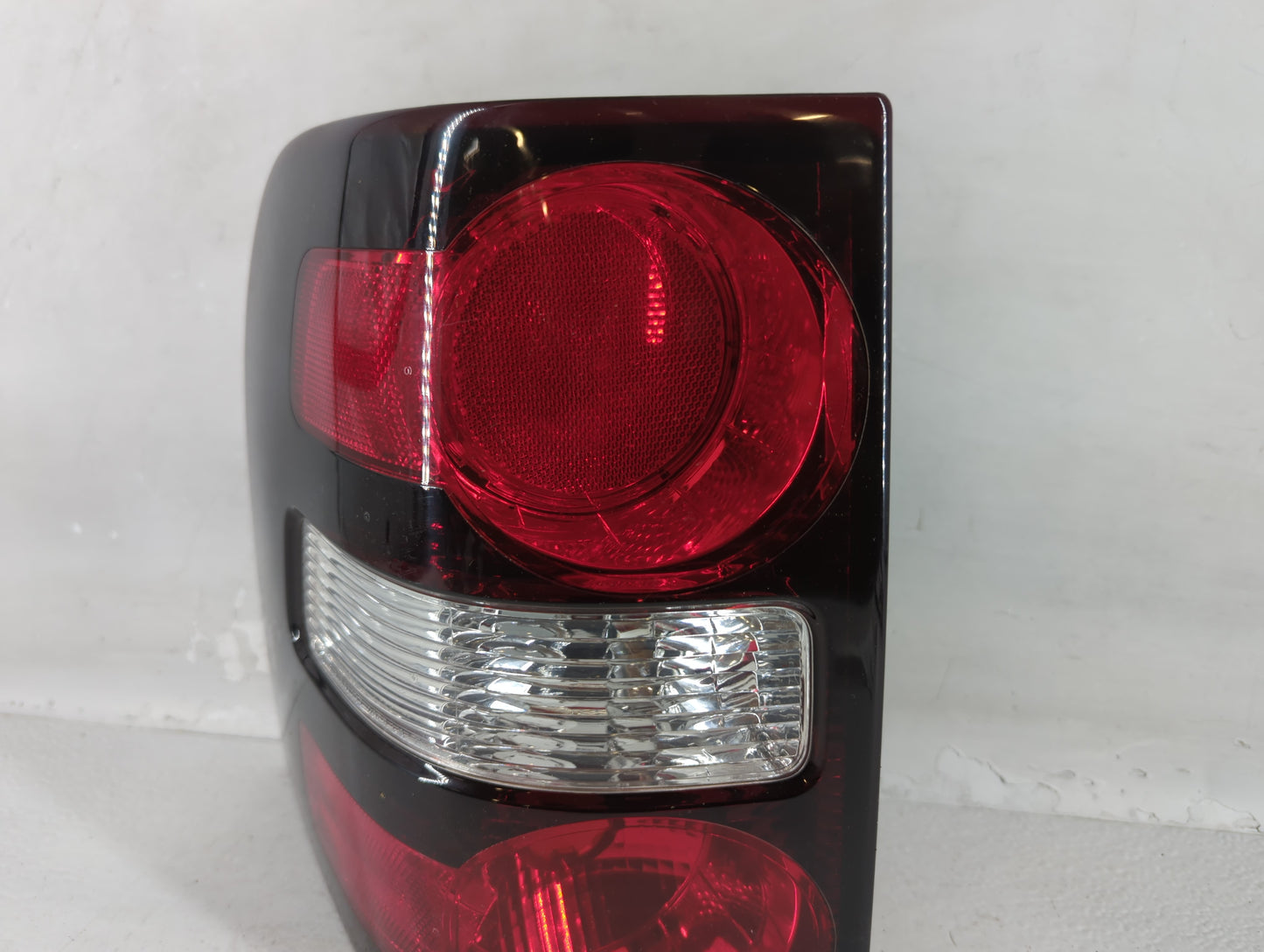 2006-2010 Ford Explorer Tail Light Assembly Driver Left OEM P/N:6L24-13B505-C Fits Fits 2006 2007 2008 2009 2010 OEM Used Au