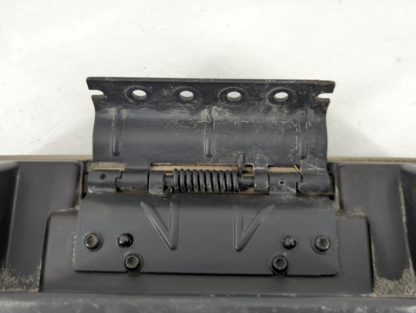 2008 Ford Explorer Center Console Armrest Cover Lid Fits OEM Used Auto Parts - Oemusedautoparts1.com