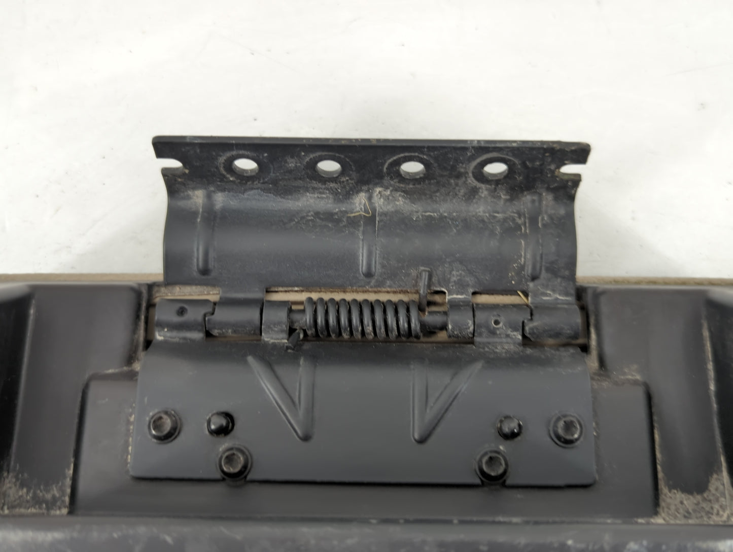 2008 Ford Explorer Center Console Armrest Cover Lid Fits OEM Used Auto Parts - Oemusedautoparts1.com