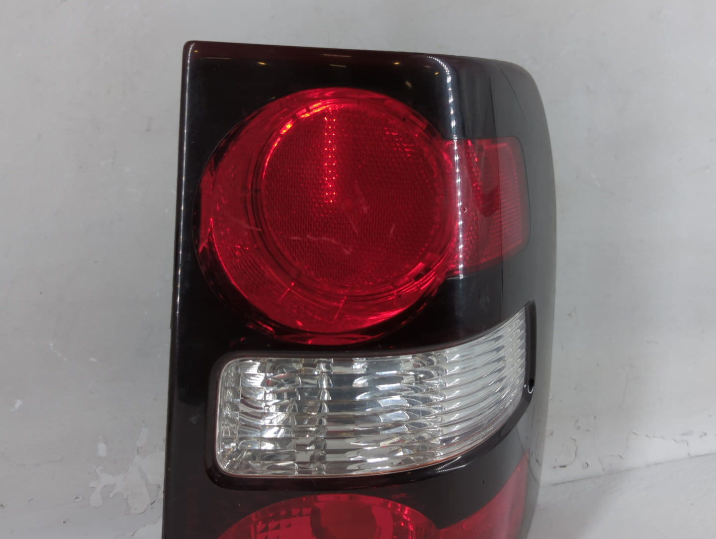 2006-2010 Ford Explorer Tail Light Assembly Driver Left OEM P/N:44ZH-1806E Fits Fits 2006 2007 2008 2009 2010 OEM Used Auto 
