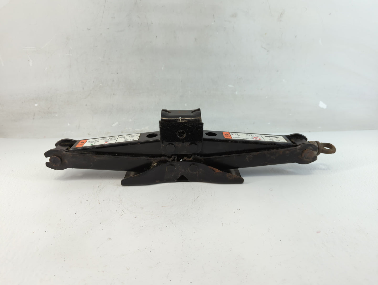 2008 Ford F-150 Spare Scissor Car Jack - Oemusedautoparts1.com