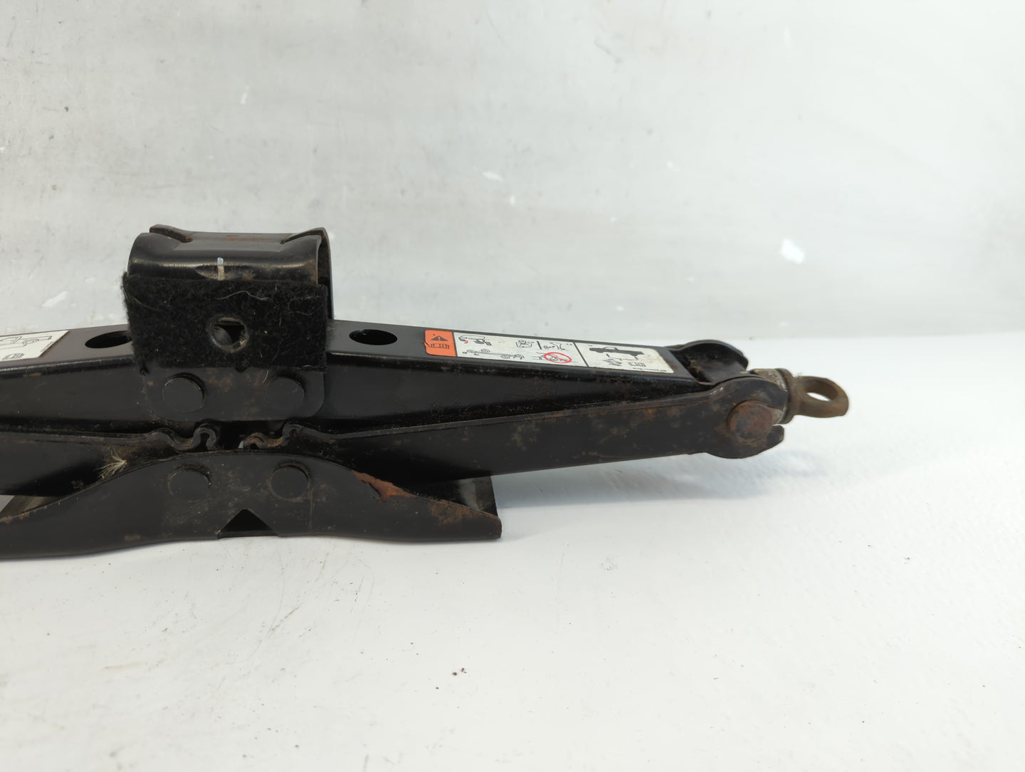 2008 Ford F-150 Spare Scissor Car Jack - Oemusedautoparts1.com