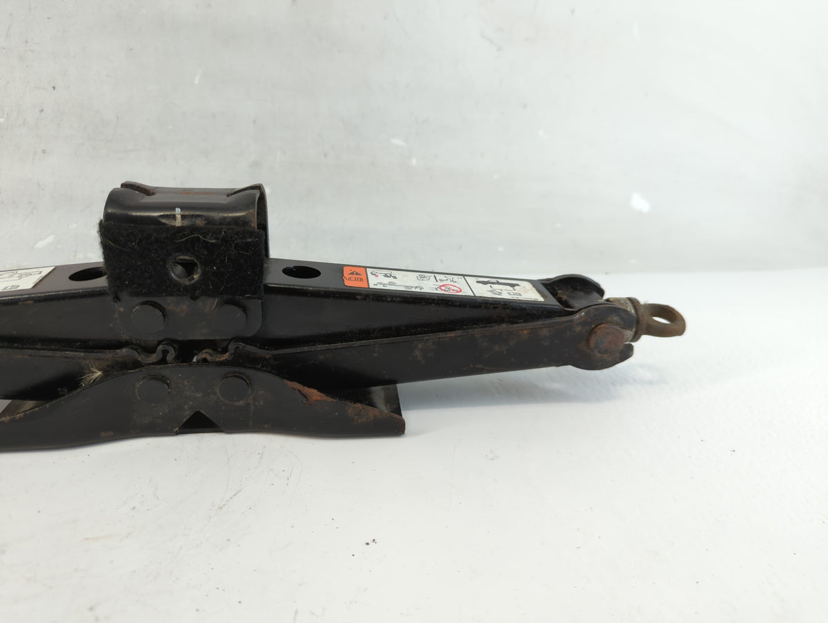 2008 Ford F-150 Spare Scissor Car Jack 1081840 - Oemusedautoparts1.com