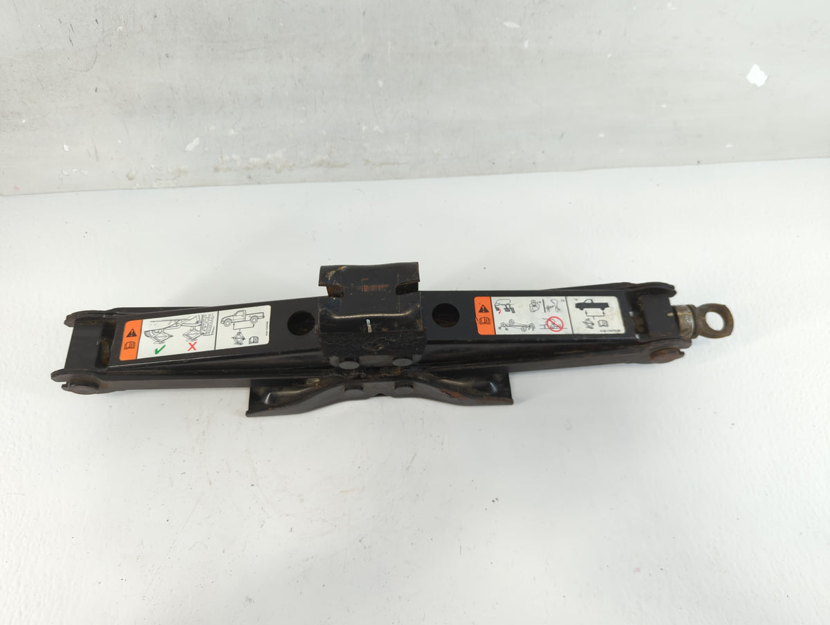 2008 Ford F-150 Spare Scissor Car Jack 1081840 - Oemusedautoparts1.com