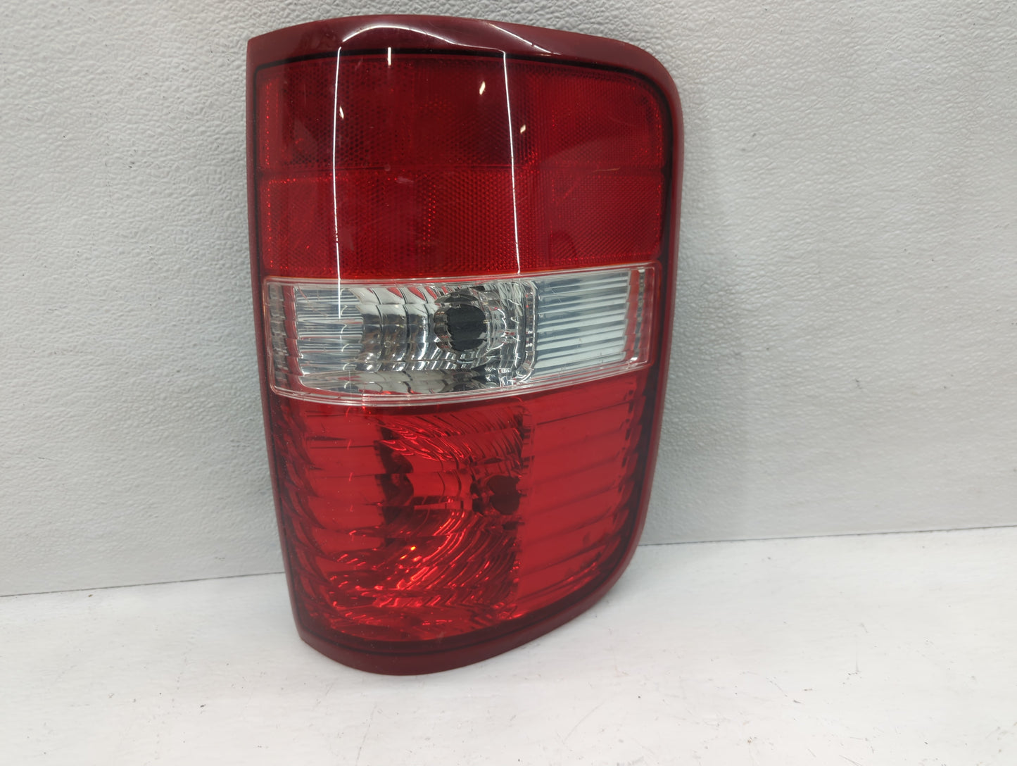 2006-2008 Ford F-150 Tail Light Assembly Driver Left OEM P/N:5L34-13B505-C Fits Fits 2006 2007 2008 OEM Used Auto Parts - Oe