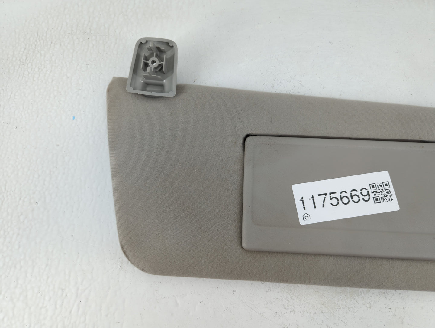 2004-2008 Ford F-150 Sun Visor Shade Replacement Passenger Right Mirror Fits Fits 2004 2005 2006 2007 2008 OEM Used Auto Par