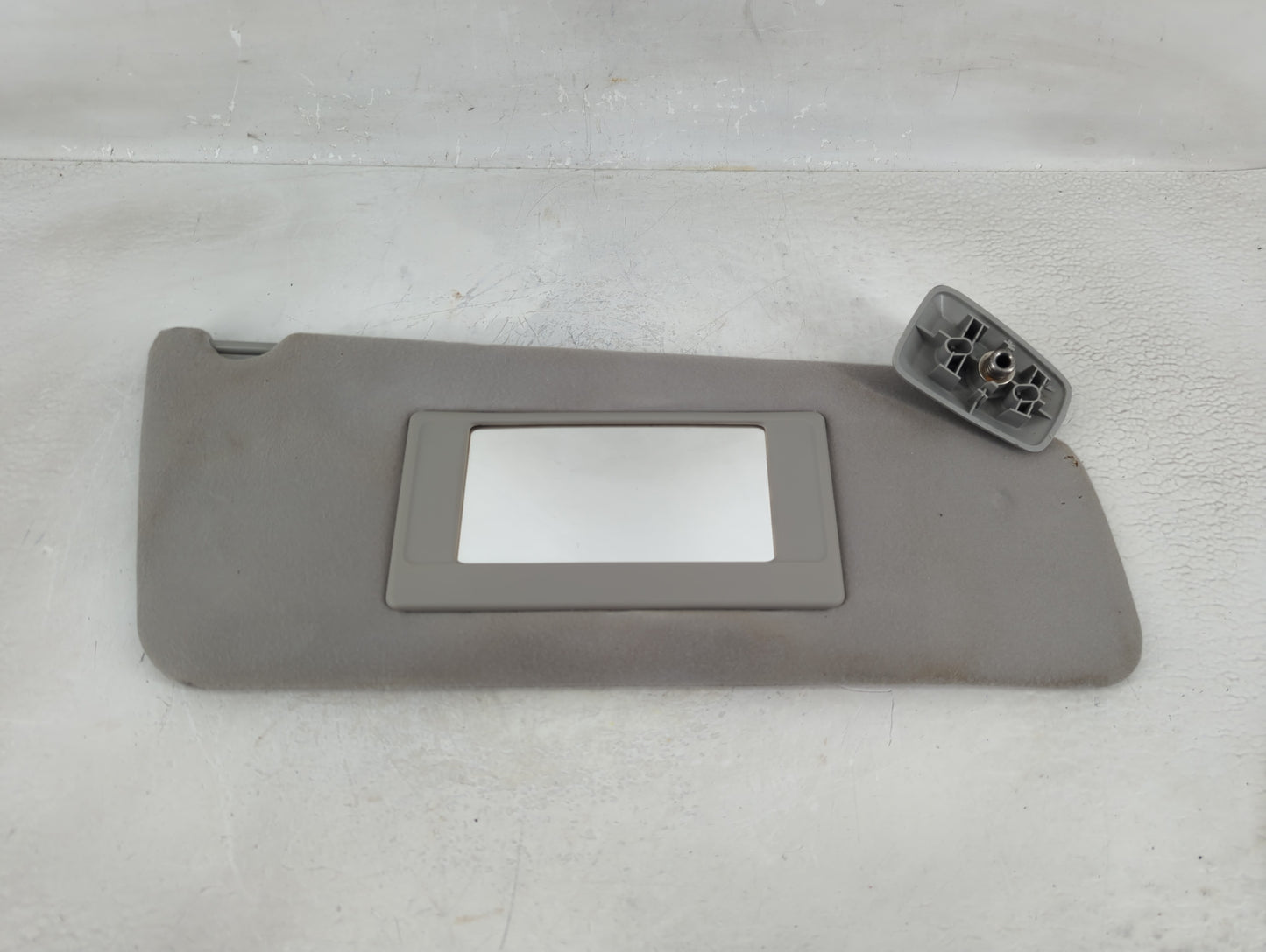 2004-2008 Ford F-150 Sun Visor Shade Replacement Passenger Right Mirror Fits Fits 2004 2005 2006 2007 2008 OEM Used Auto Par