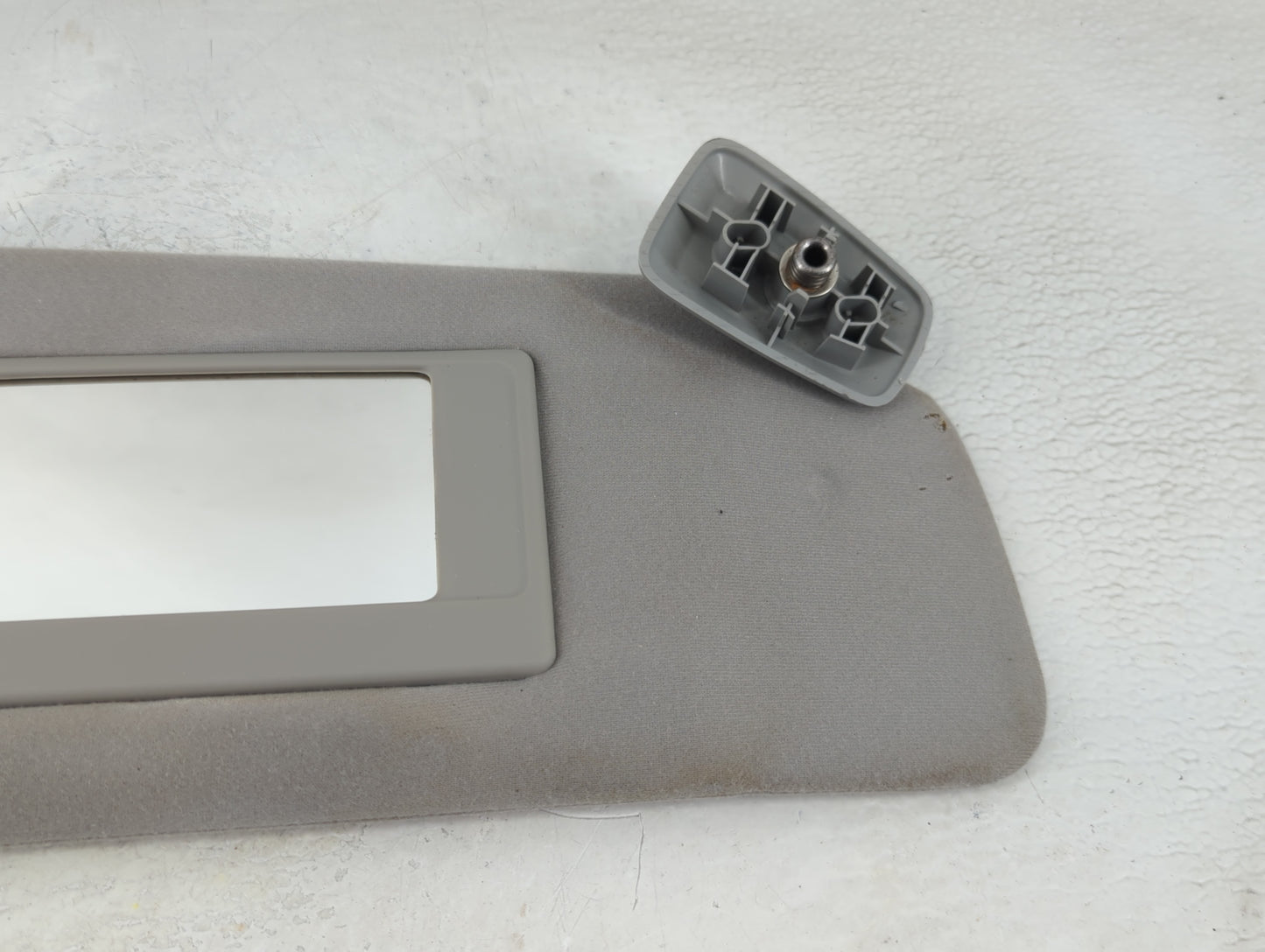 2004-2008 Ford F-150 Sun Visor Shade Replacement Passenger Right Mirror Fits Fits 2004 2005 2006 2007 2008 OEM Used Auto Par
