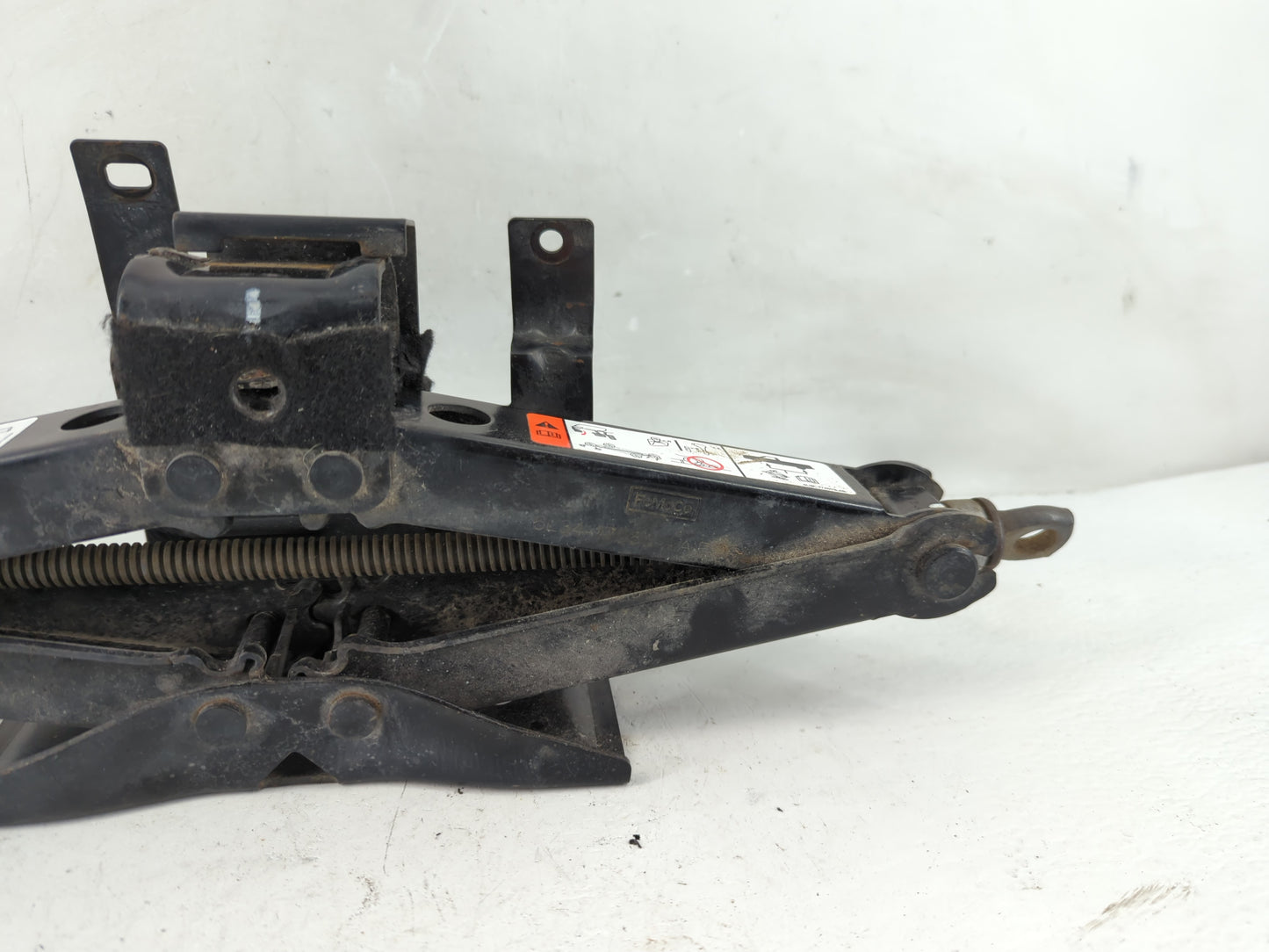 2008 Ford F-150 Spare Scissor Car Jack - Oemusedautoparts1.com