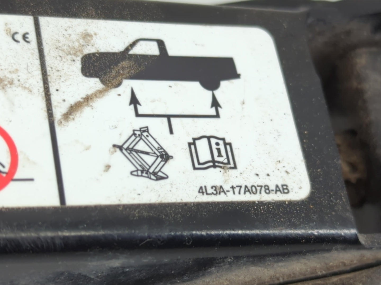 2008 Ford F-150 Spare Scissor Car Jack - Oemusedautoparts1.com