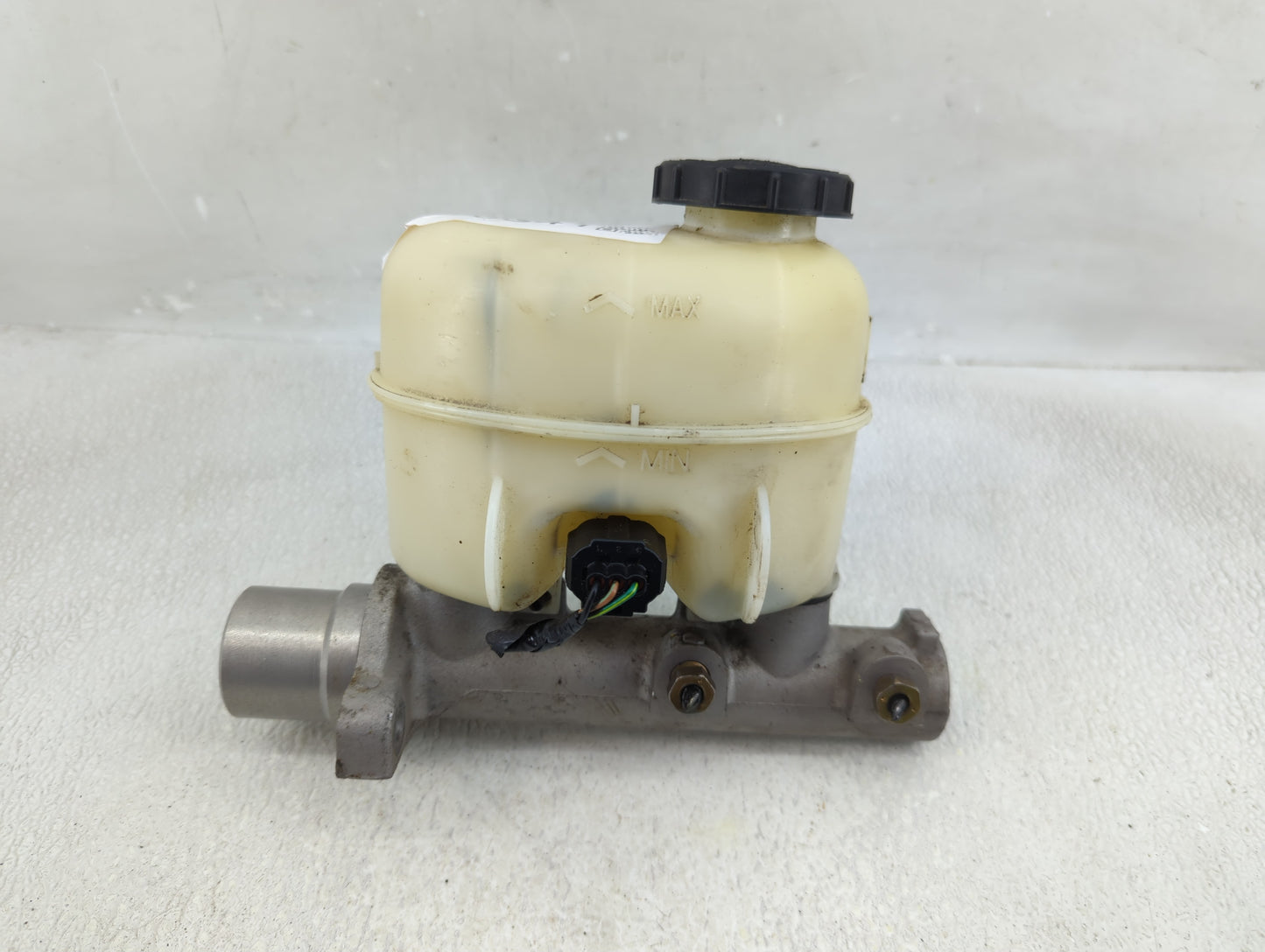 2004-2008 Ford F-150 Brake Master Cylinder 1310341 - Oemusedautoparts1.com