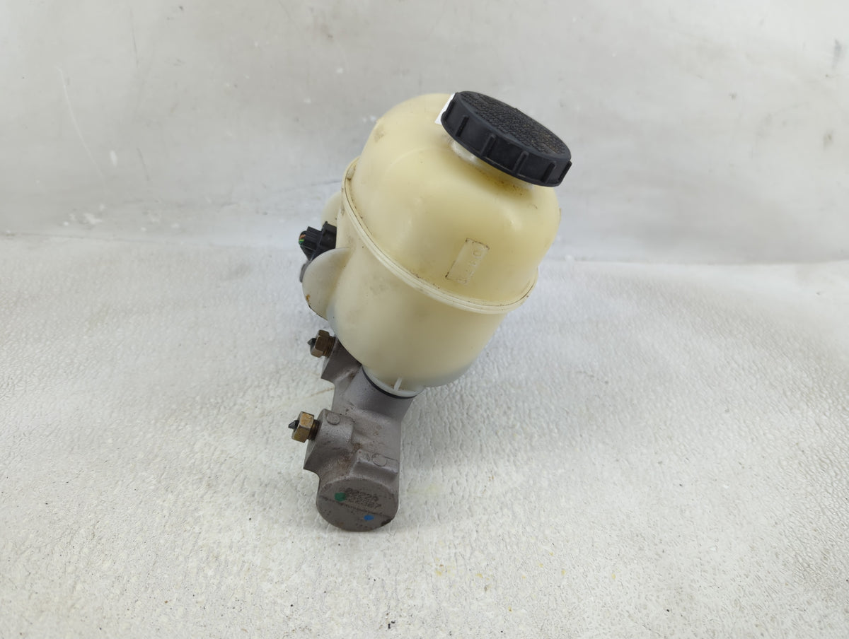 2004-2008 Ford F-150 Brake Master Cylinder 1310341 - Oemusedautoparts1.com
