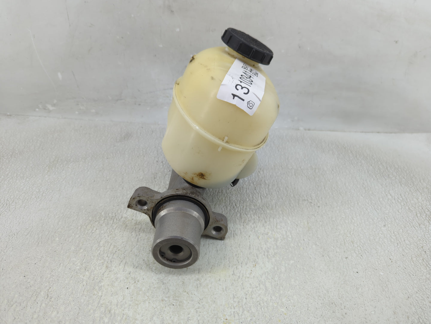 2004-2008 Ford F-150 Brake Master Cylinder 1310341 - Oemusedautoparts1.com