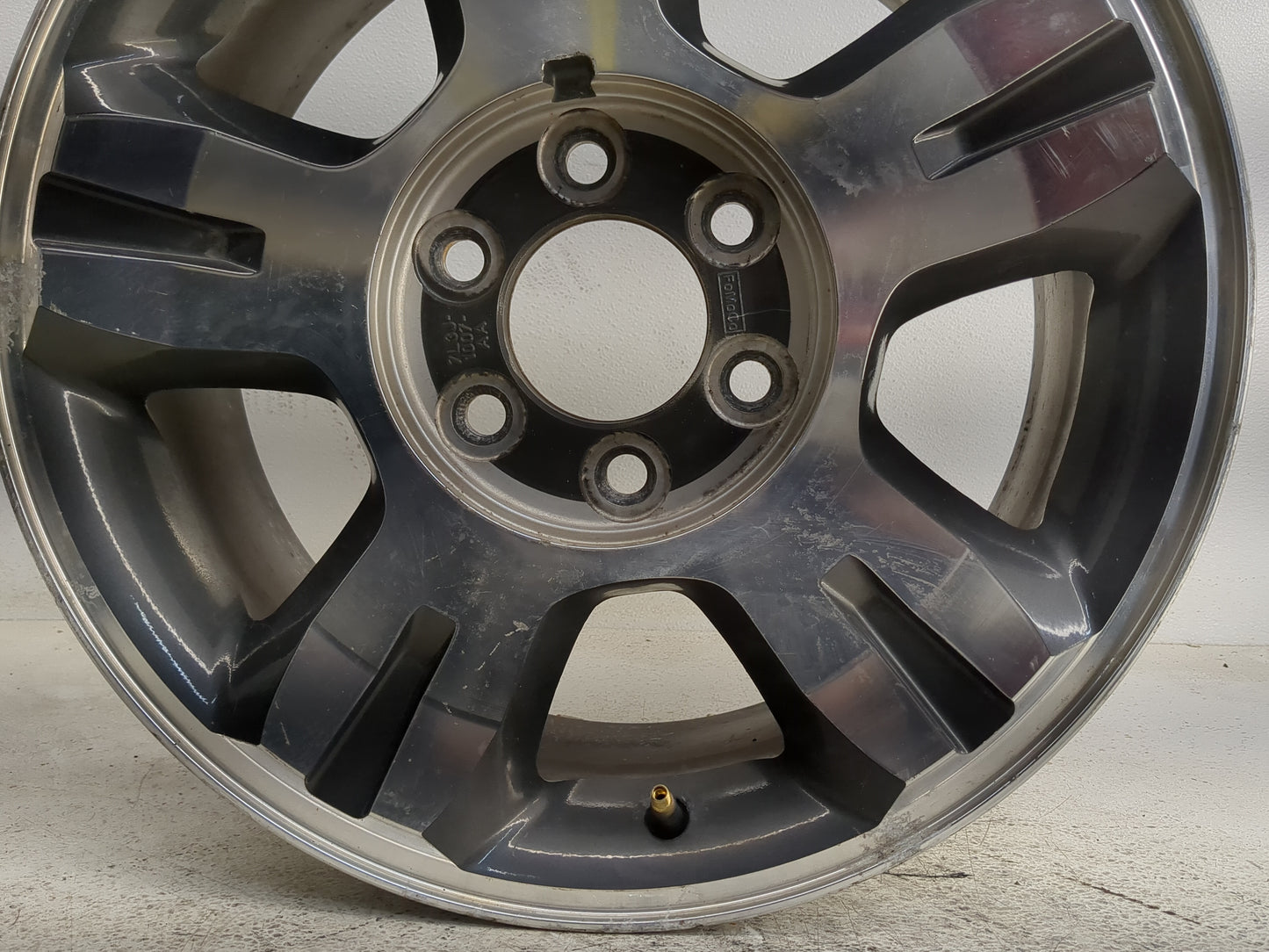 2007-2008 Ford F-150 Oem Wheel Rim 1356427 - Oemusedautoparts1.com