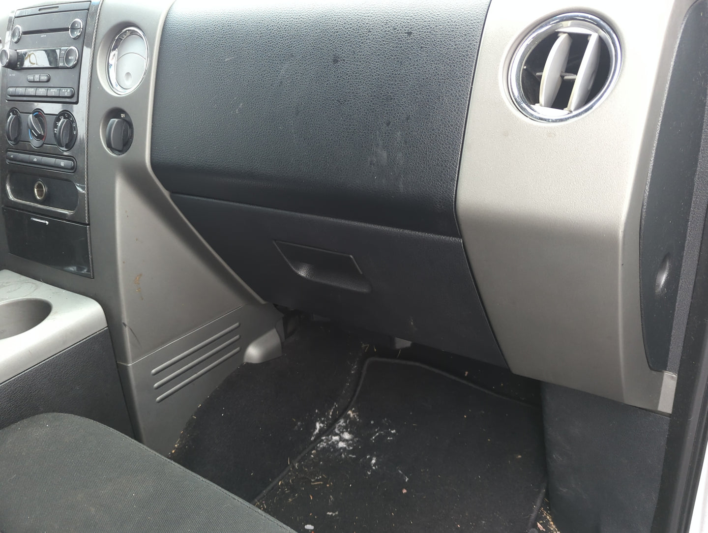 2008 Ford F-150 Passenger Glove Box Door Storage Compartment 1356808 - Oemusedautoparts1.com