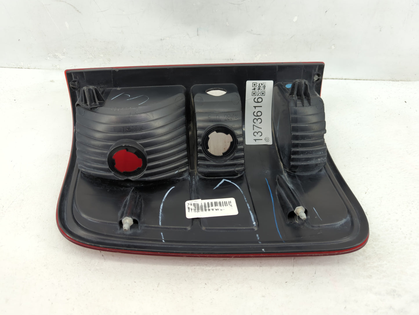 2004-2009 Ford F-150 Tail Light Assembly Passenger Right OEM Fits Fits 2004 2005 2006 2007 2008 2009 OEM Used Auto Parts - O