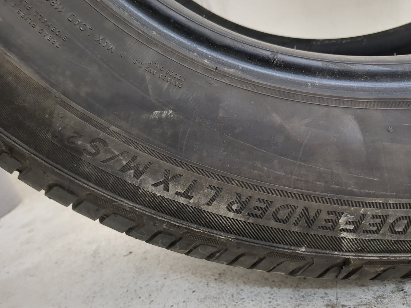 Used Tire 265/60R18 MICHELIN DEFENDER LTX M/S2 114H - Tread Depth 10/32 - Oemusedautoparts1.com