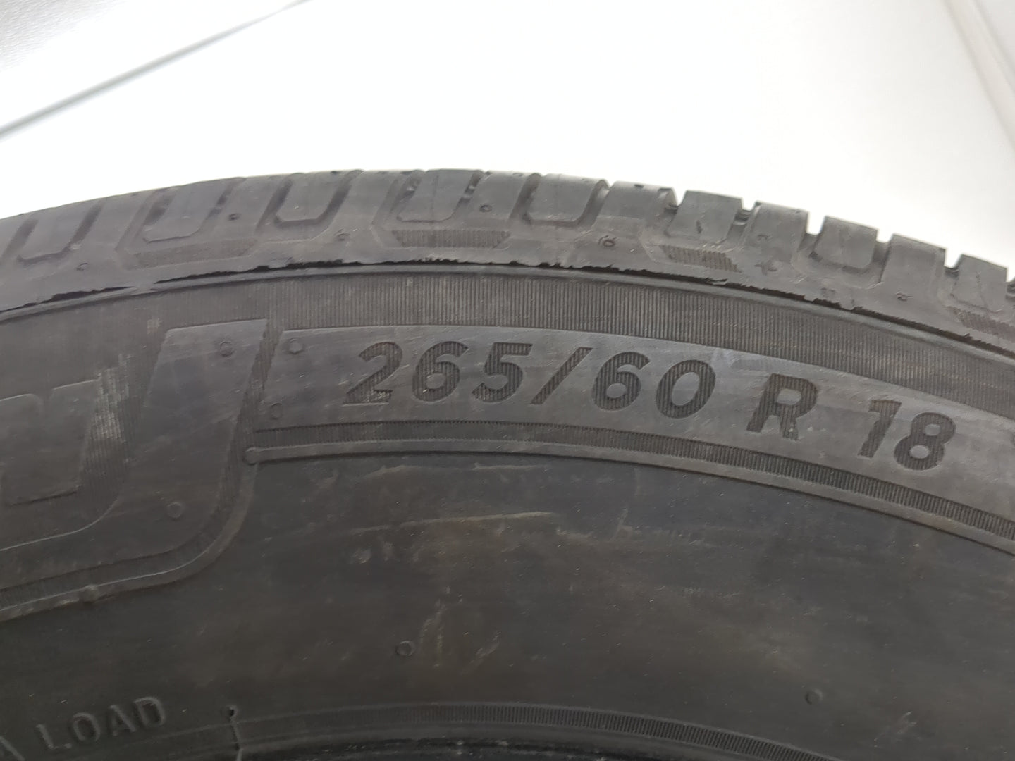 Used Tire 265/60R18 MICHELIN DEFENDER LTX M/S2 114H - Tread Depth 10/32 - Oemusedautoparts1.com