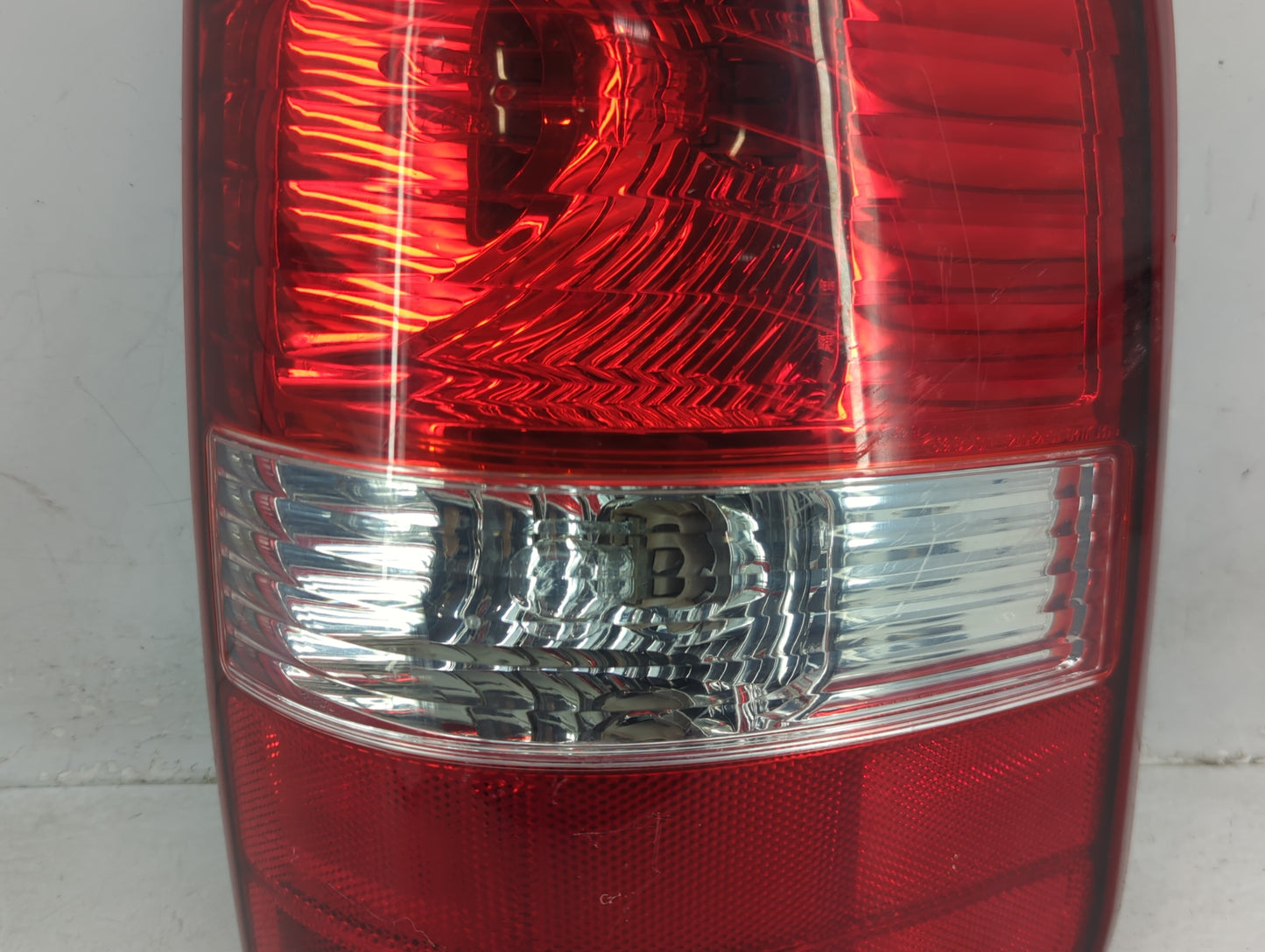 2004-2008 Ford F-150 Tail Light Assembly Passenger Right OEM P/N:366707 Fits Fits 2004 2005 2006 2007 2008 OEM Used Auto Par