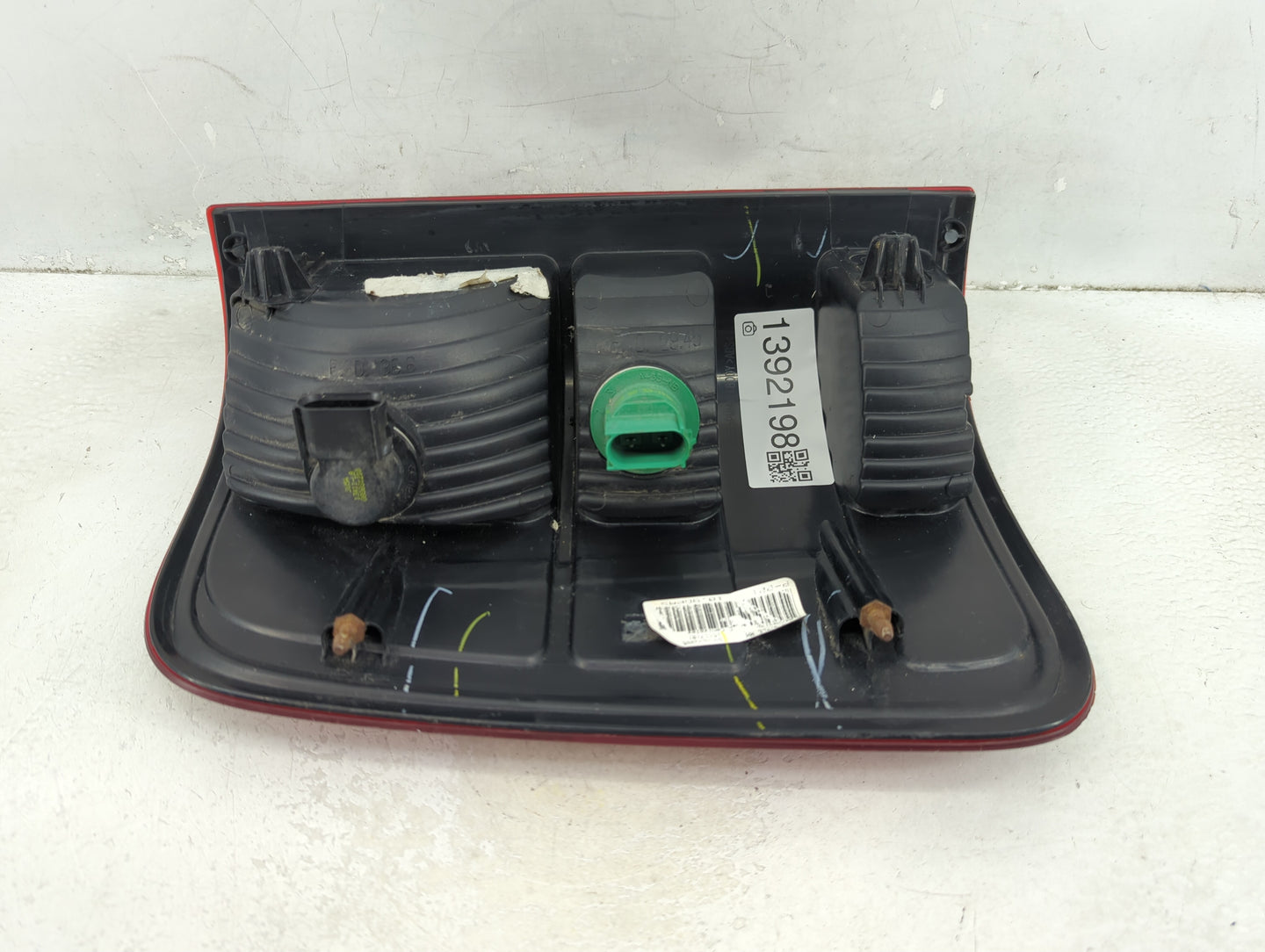 2004-2008 Ford F-150 Tail Light Assembly Passenger Right OEM P/N:366707 Fits Fits 2004 2005 2006 2007 2008 OEM Used Auto Par
