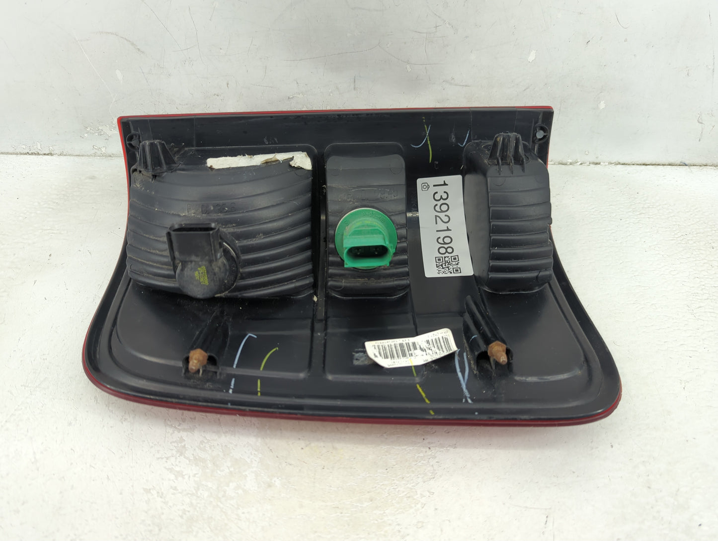 2004-2008 Ford F-150 Tail Light Assembly Passenger Right OEM P/N:366707 Fits Fits 2004 2005 2006 2007 2008 OEM Used Auto Par