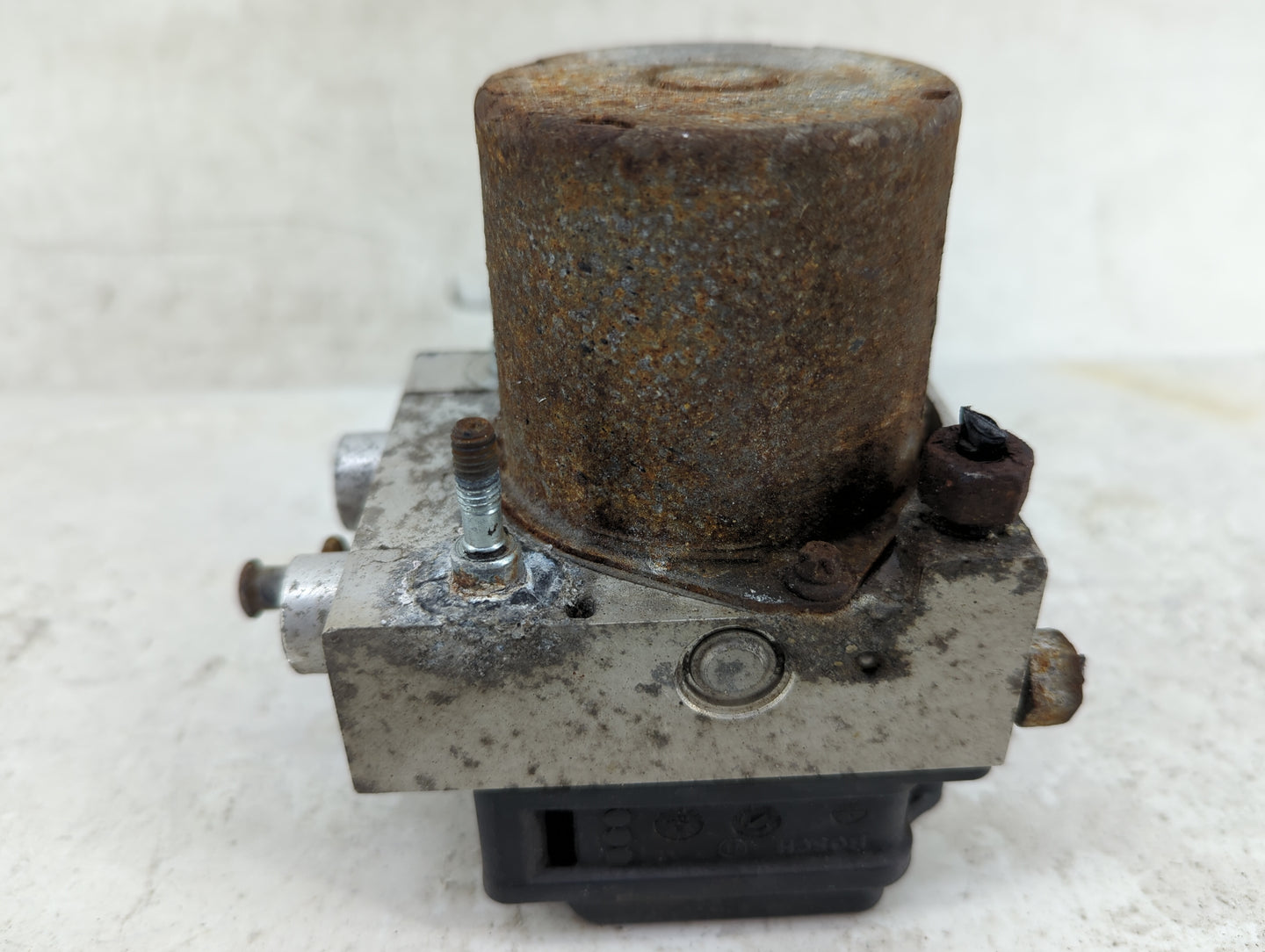 2008 Ford F-150 ABS Pump Control Module Replacement P/N:8L34-2C346-A Fits OEM Used Auto Parts - Oemusedautoparts1.com